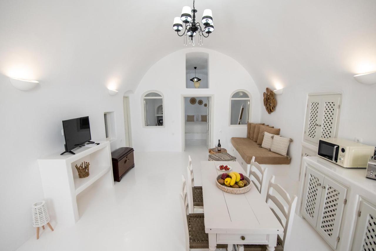 Ambi Villas Santorini Oia  Exterior photo
