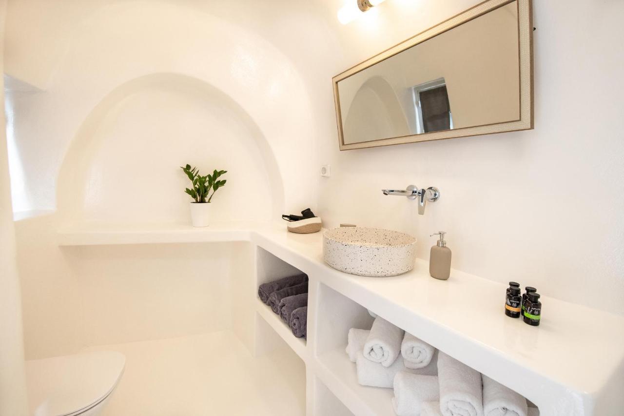 Ambi Villas Santorini Oia  Exterior photo