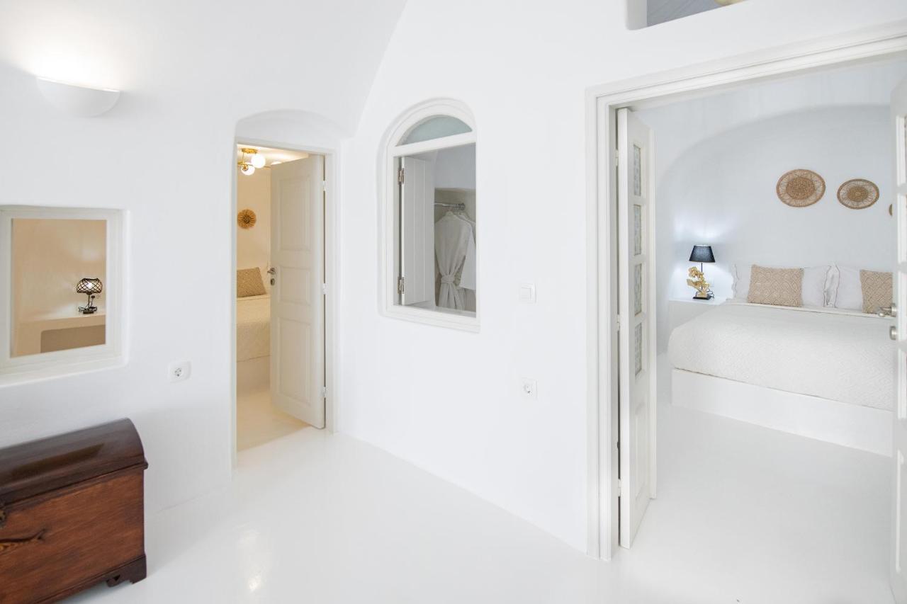 Ambi Villas Santorini Oia  Exterior photo