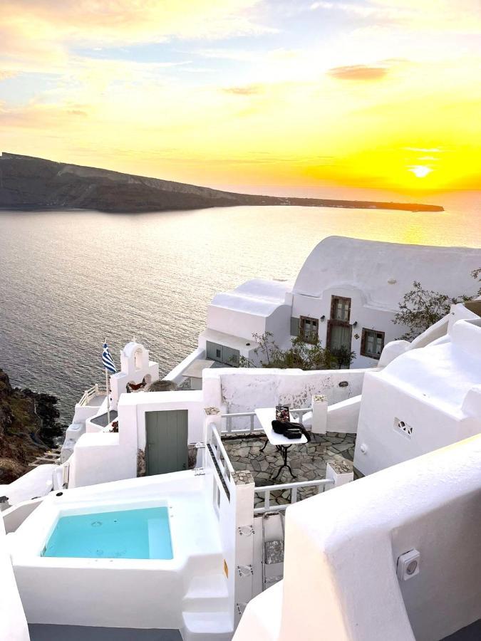 Ambi Villas Santorini Oia  Exterior photo